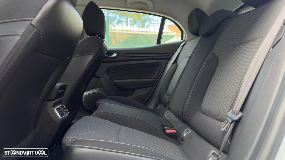 Renault Mégane 1.5 dCi Dynamique S - 8