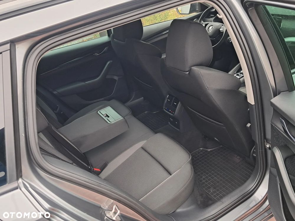 Skoda Octavia 2.0 TDI DSG Exclusive - 34