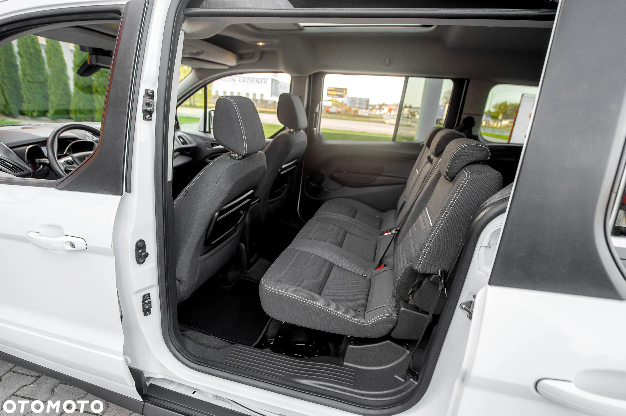 Ford Tourneo Connect Grand - 22