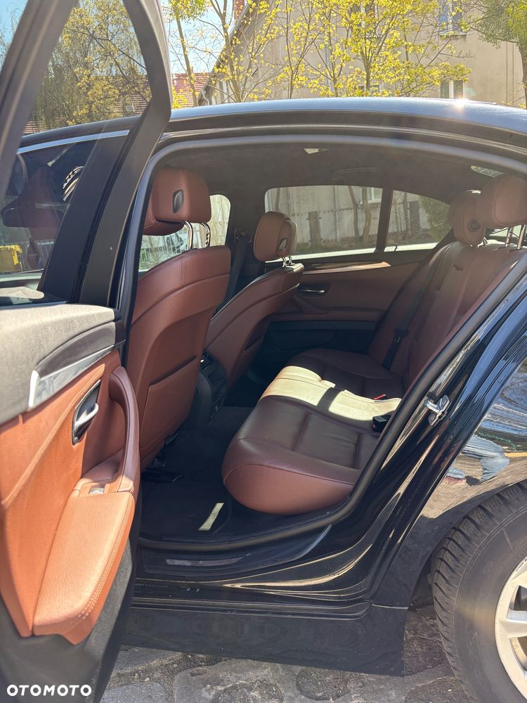BMW Seria 5 520d xDrive Luxury Line - 11