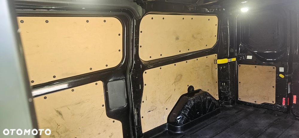 Ford Transit Custom - 11