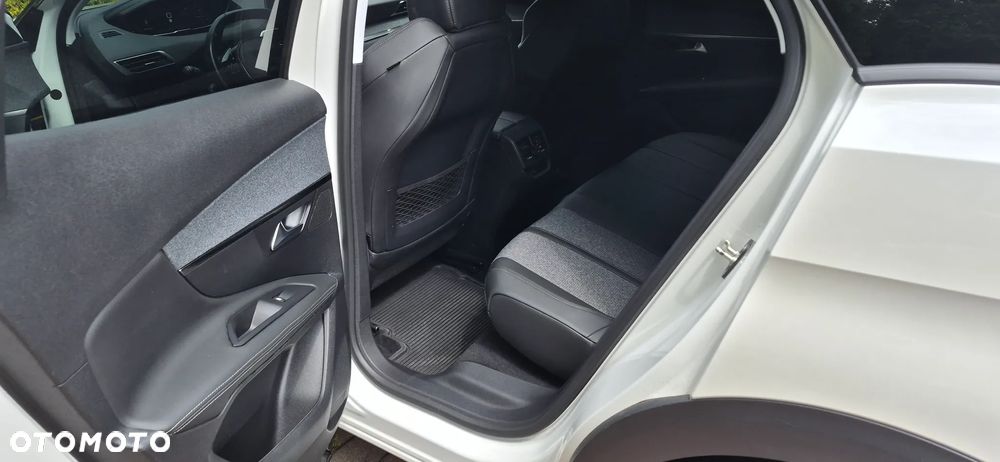 Peugeot 3008 1.2 PureTech GPF Allure S&S - 4