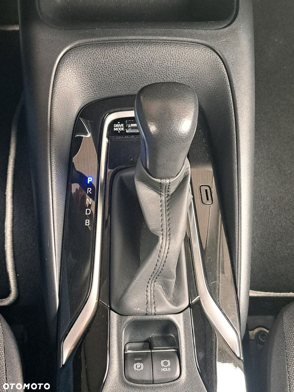 Toyota Corolla 1.8 Hybrid Comfort - 17