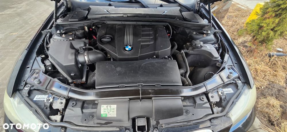 BMW Seria 3 318d DPF Edition Exclusive - 37