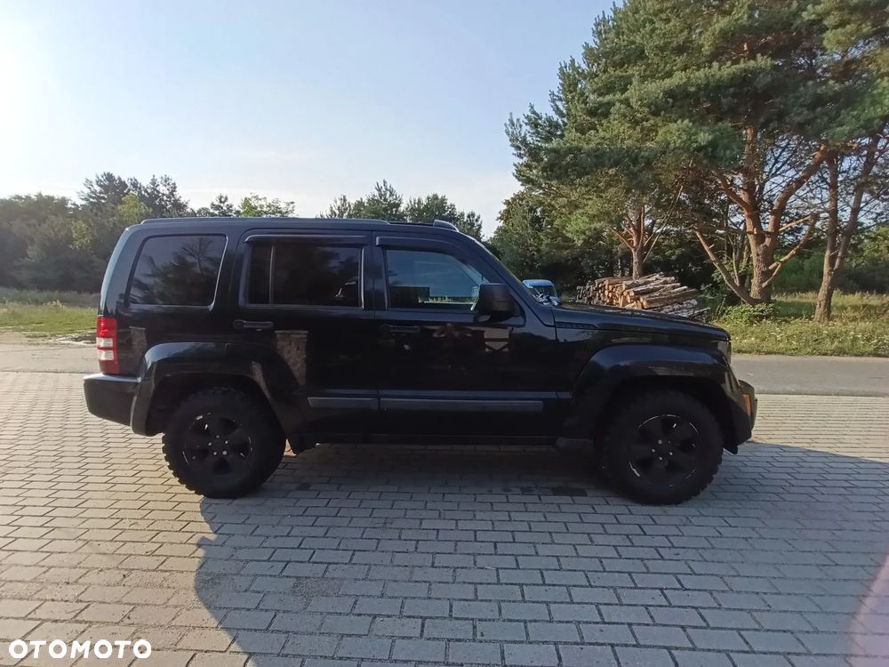 Jeep Liberty - 2