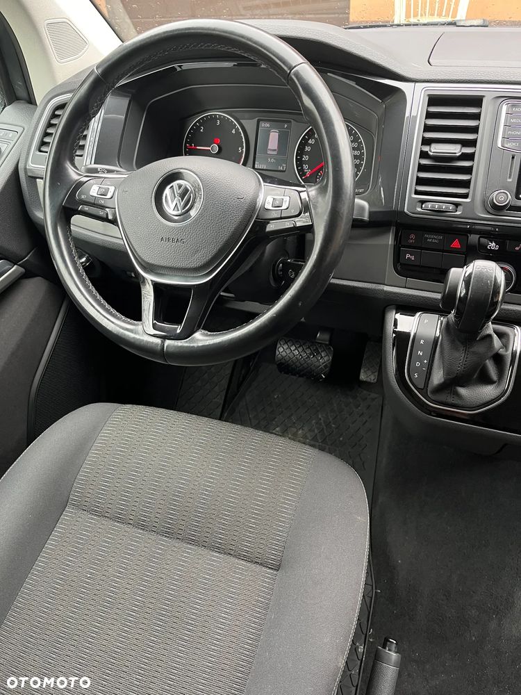 Volkswagen Multivan - 15