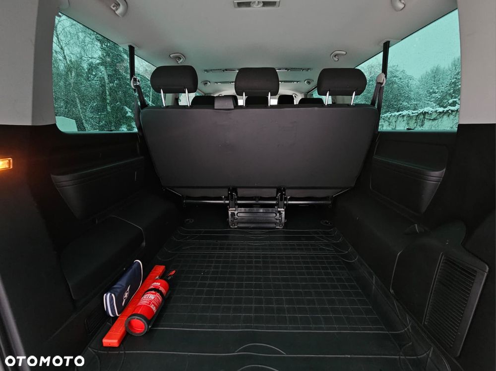 Volkswagen Caravelle 2.0 TDI L2 Comfortline DSG - 9