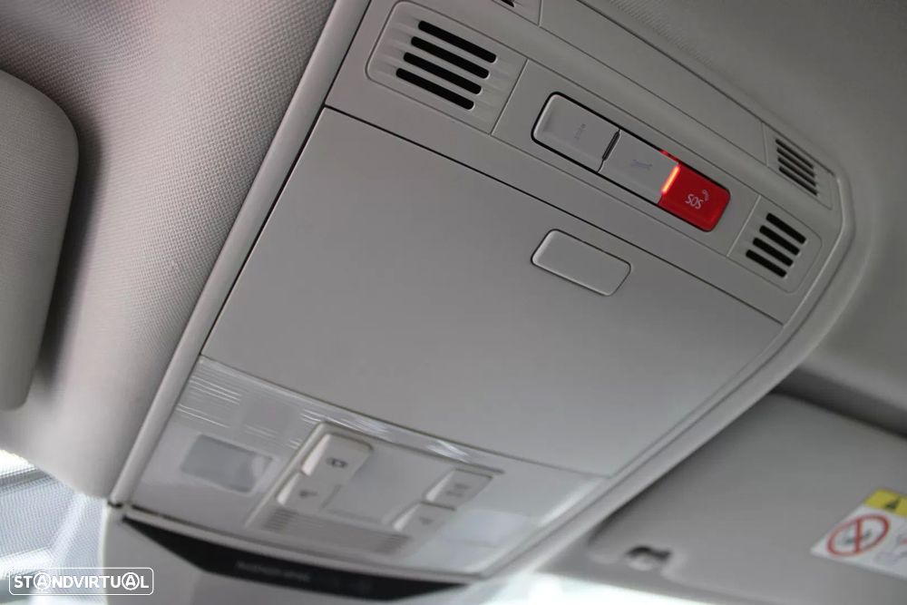 VW Passat 2.0 TDI Elegance - 26