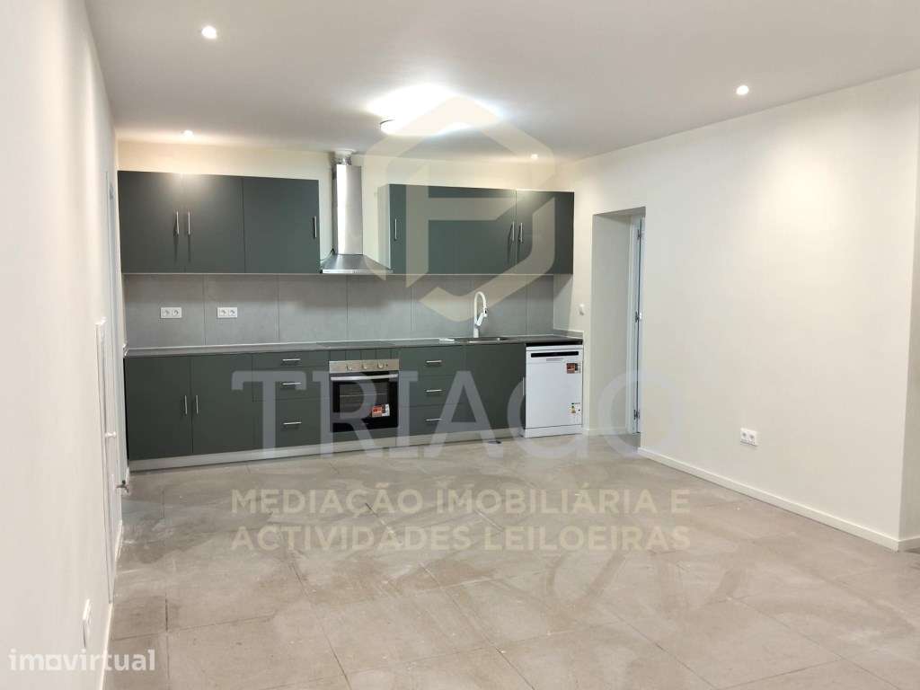Moradia T2 mais 2 Assoalhadas Centro Benavente - Tudo à Sua Porta - Grande imagem: 3/21