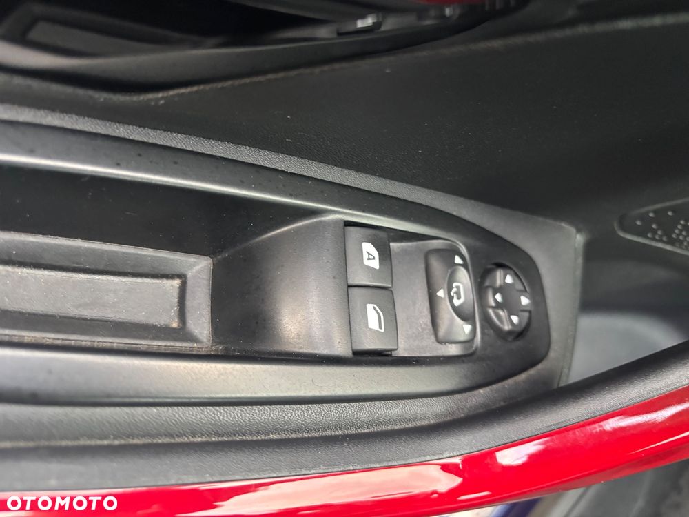 Peugeot 208 1.6 THP GTi - 18