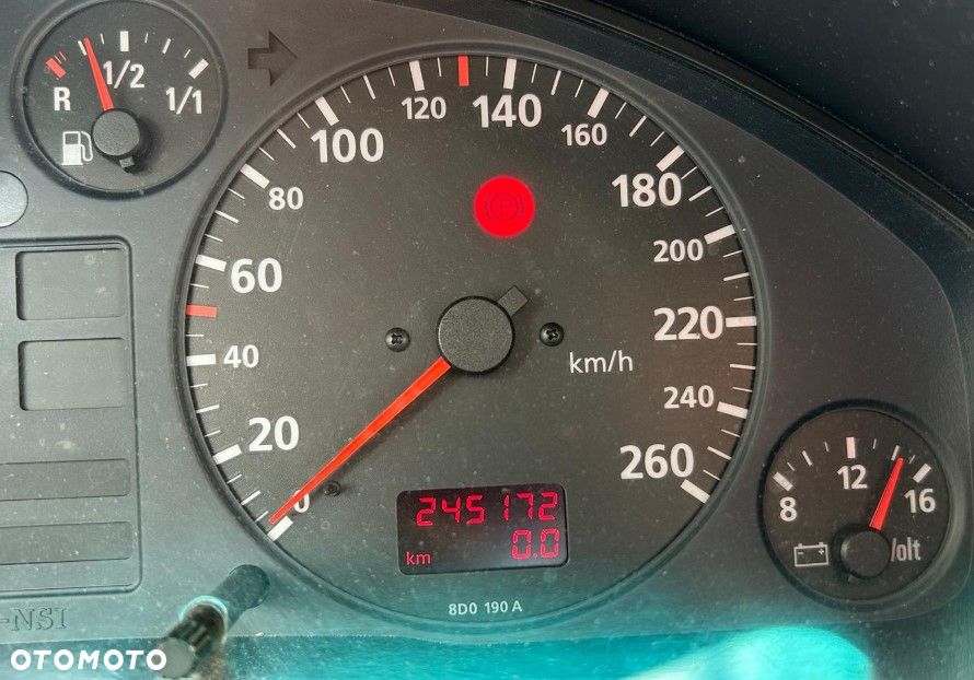 Audi A4 Avant 1.8 - 6