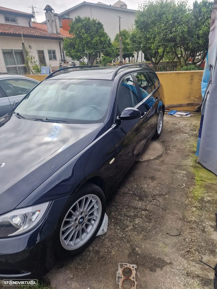 BMW 318 d Dynamic - 13