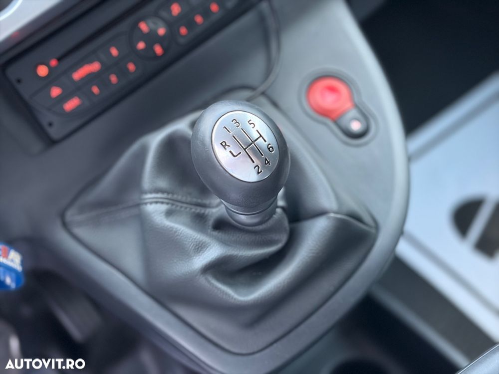 Renault Kangoo ENERGY dCi 110 FAP Start & Stop Grand - 11