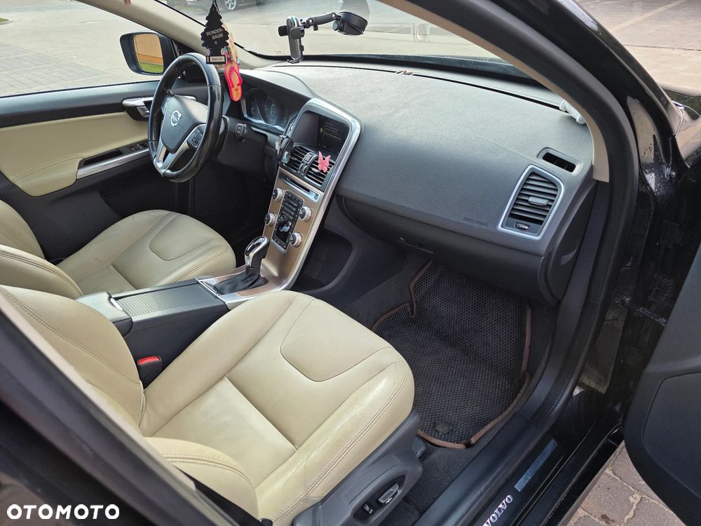 Volvo XC 60 D5 AWD Summum - 26