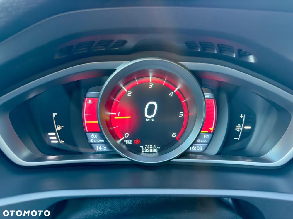 Volvo V40 D2 Momentum - 8