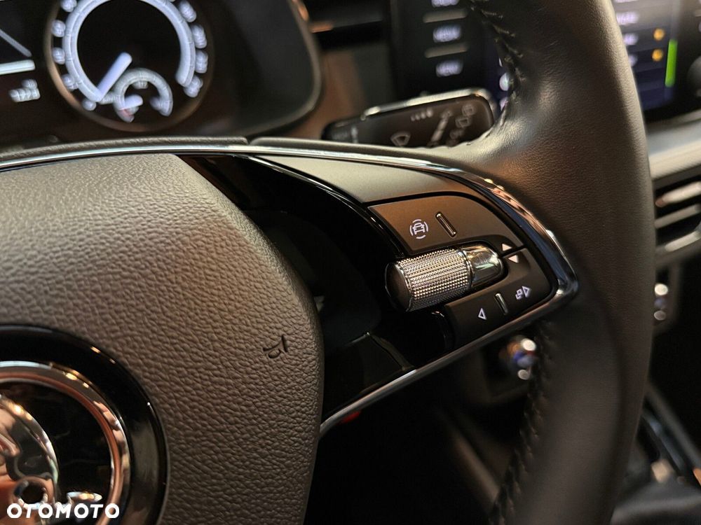 Skoda Kamiq 1.0 TSI Ambition - 32