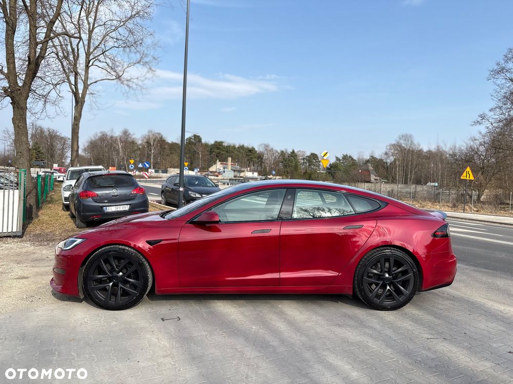 Tesla Model S - 32