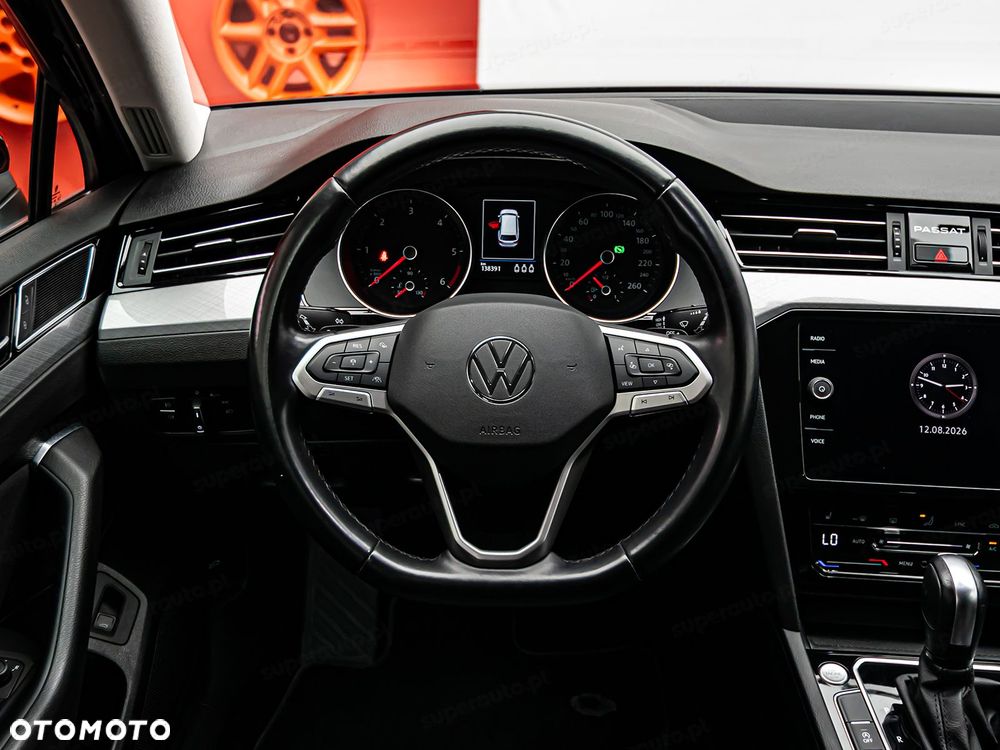 Volkswagen Passat - 12