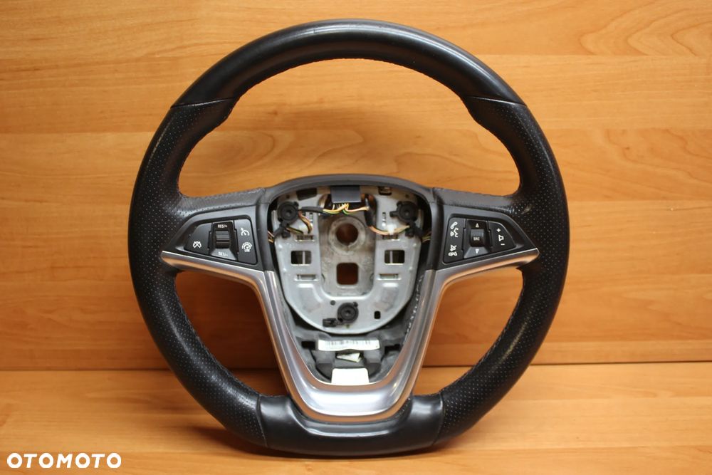 KIEROWNICA !!OPC!! SKÓRA STEROWANIE OPEL ZAFIRA C MOKKA MERIVA B ASTRA J MULTIFUNKCJA 13365200