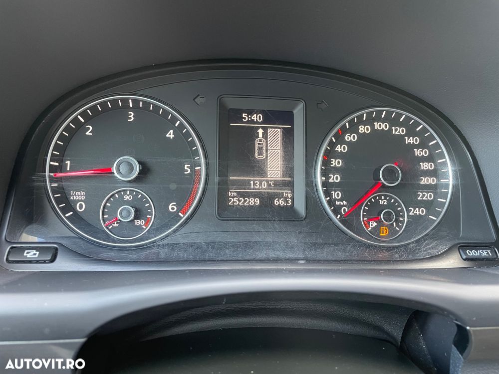 Volkswagen Touran - 23