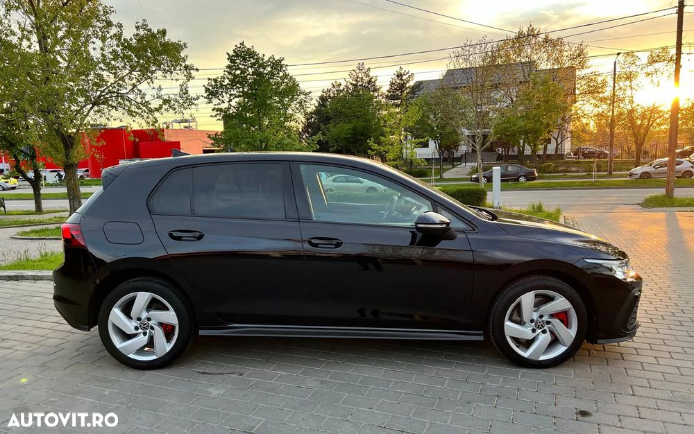 Volkswagen Golf - 11