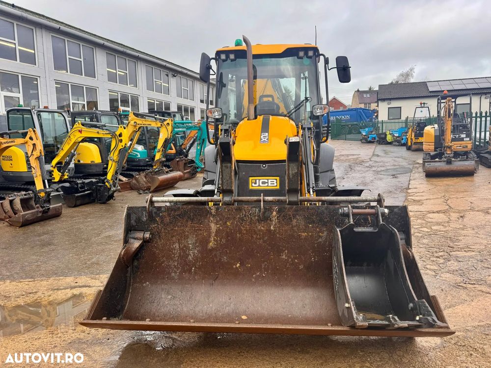 JCB 3CX - 4