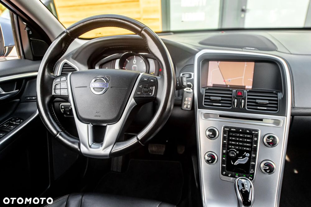 Volvo XC 60 D4 AWD Geartronic Momentum - 17