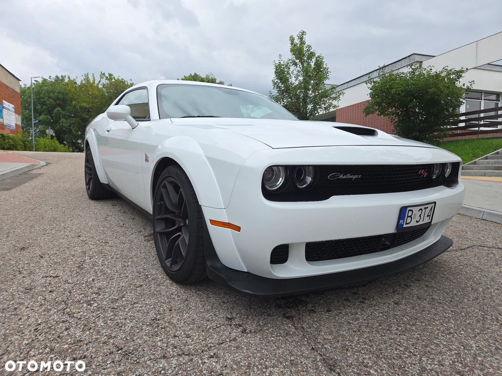 Dodge Challenger 6.4 Scat Pack Widebody - 4