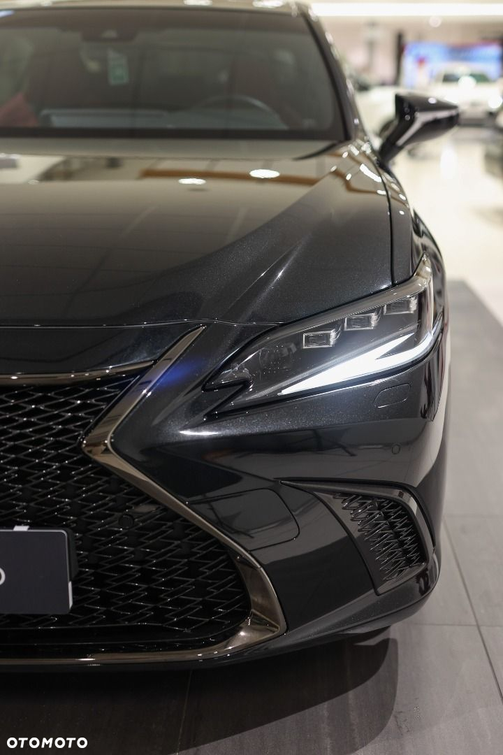 Lexus ES - 9