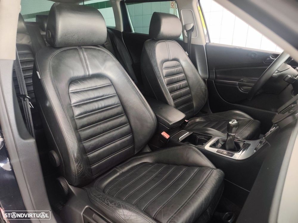 VW Passat Variant 2.0 TDI Highline - 12