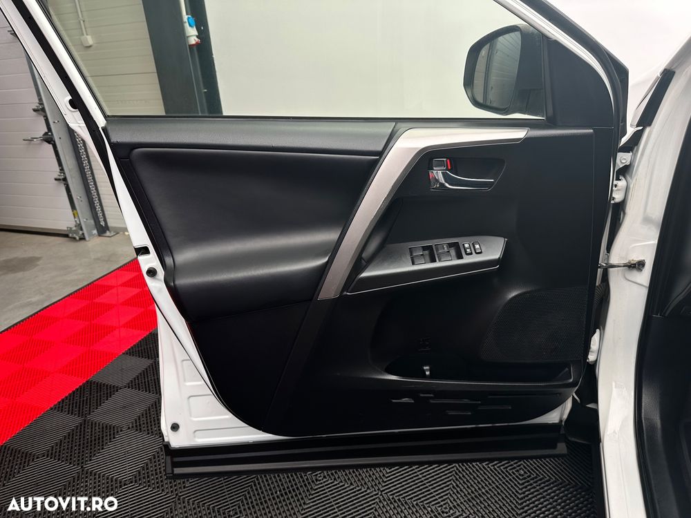 Toyota RAV4 - 22