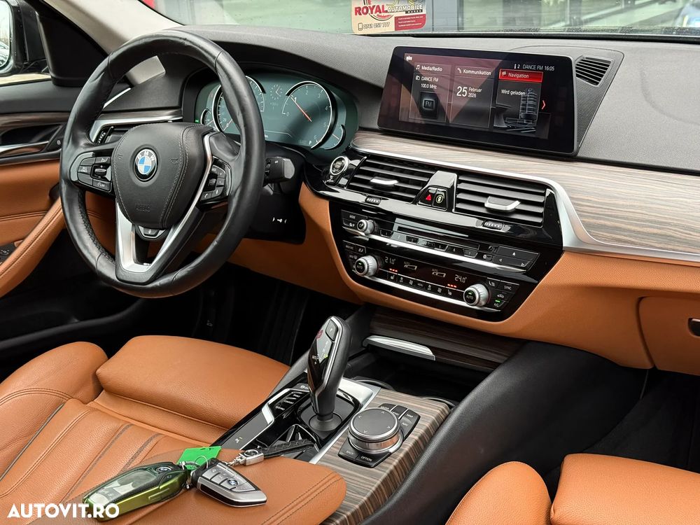 BMW Seria 5 520d Aut. Luxury Line - 14
