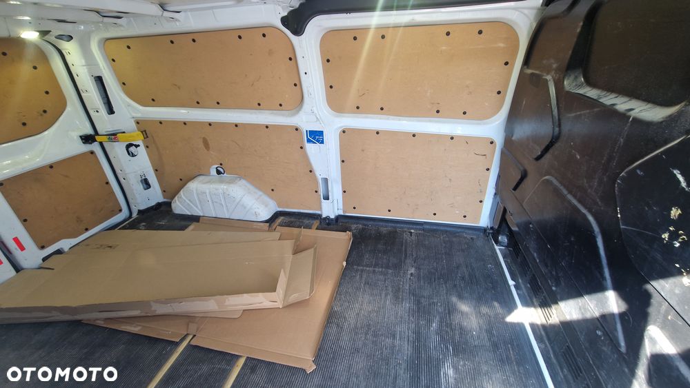 Ford TRANSIT CUSTOM - 12