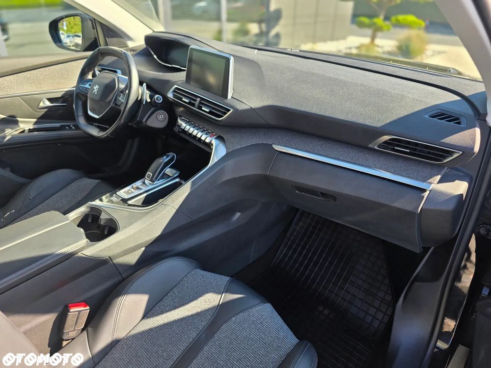 Peugeot 5008 1.5 BlueHDI Allure S&S EAT8 - 17