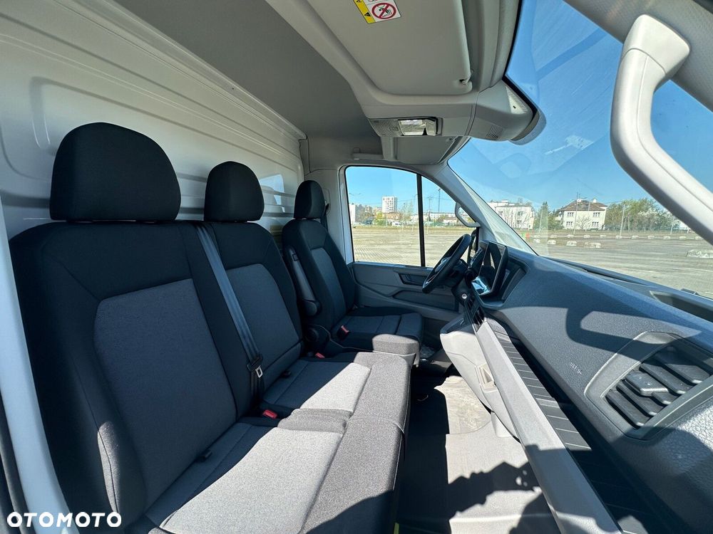 Volkswagen Crafter Podwozie z pojedynczą kabiną silnik: 2,0 l EURO VI SCR 163 KM / skrzynia biegów: Przedni napęd automatyczna 8-biegowa rozstaw osi: 4490 mm - 19