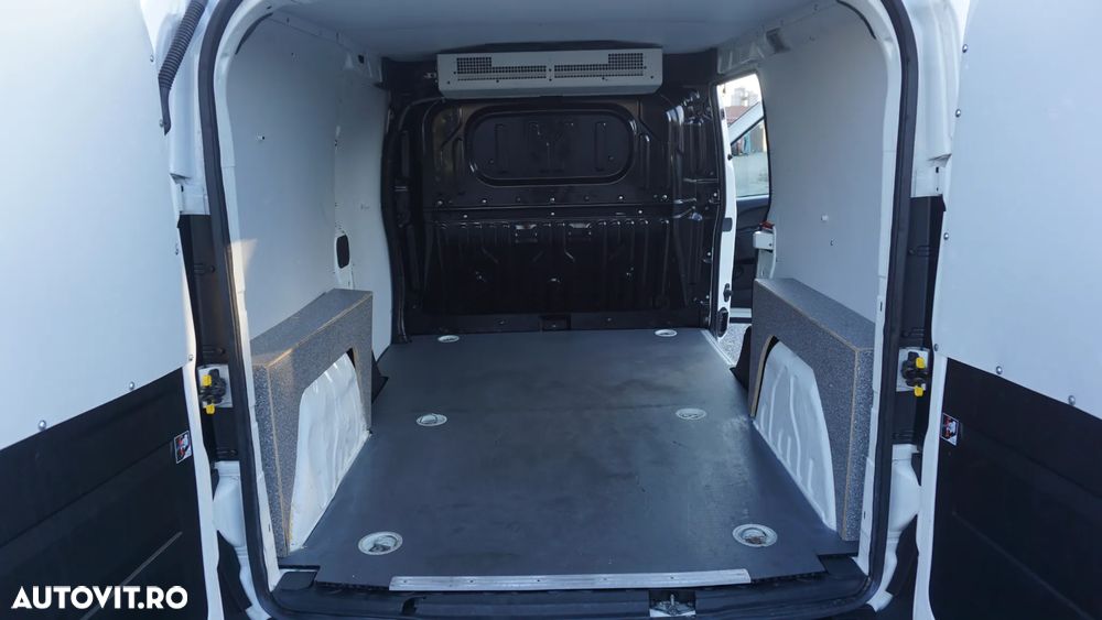 Fiat DOBLO - 11