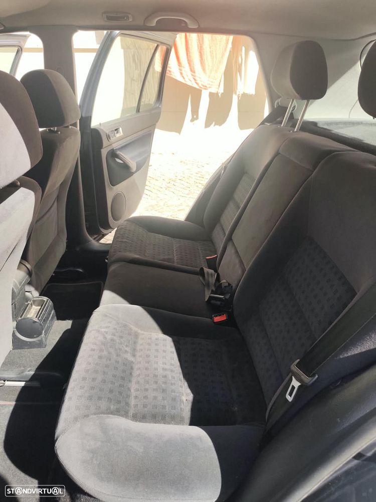 VW Golf 1.4i 25 Anos - 26