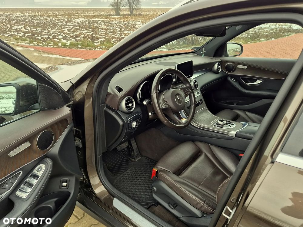 Mercedes-Benz GLC - 25