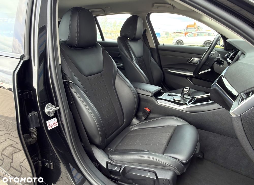 BMW Seria 3 320d xDrive Sport Line Shadow - 35