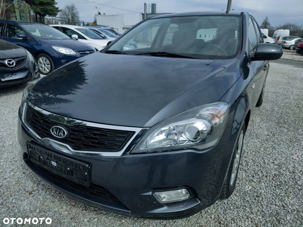 Kia Ceed - 16