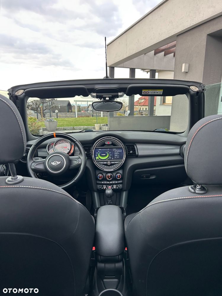 MINI Cooper Sidewalk - 16