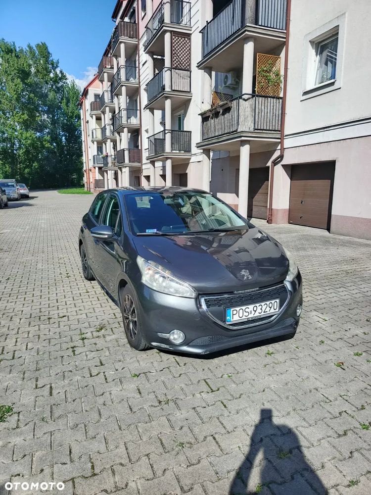 Peugeot 208 - 4
