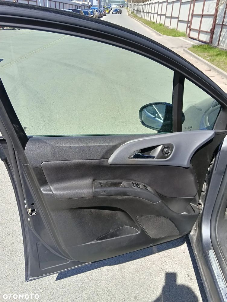 Opel Meriva - 16