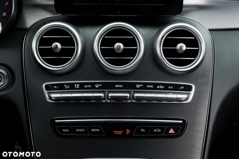 Mercedes-Benz Klasa C 300 9G-TRONIC - 25