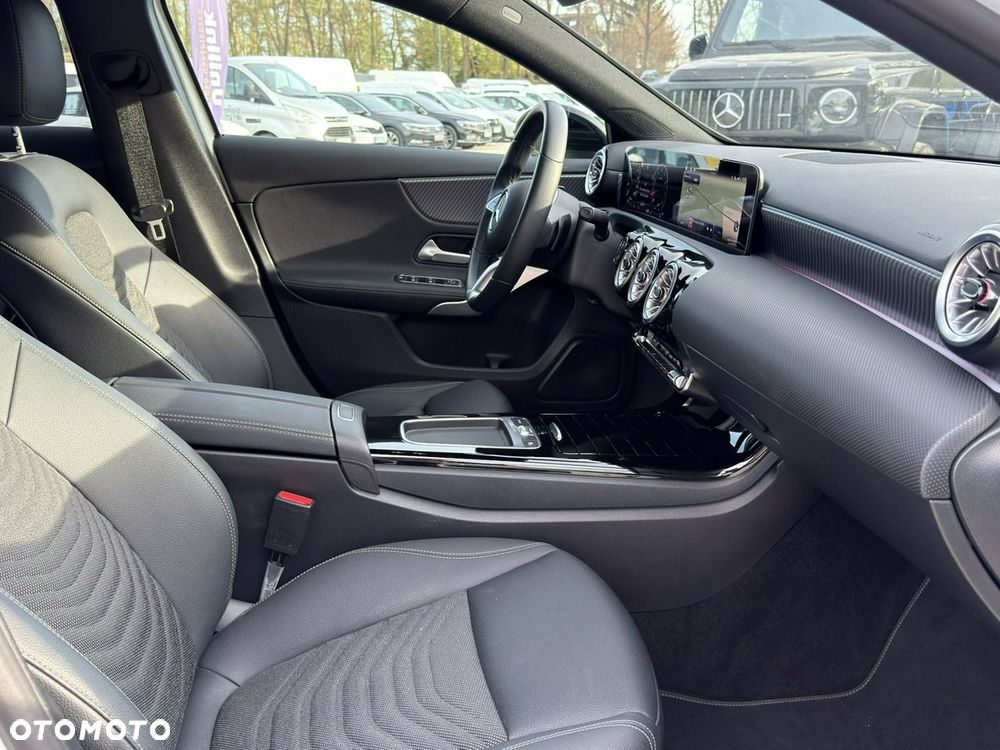 Mercedes-Benz Klasa A 180 7G-DCT Style - 19