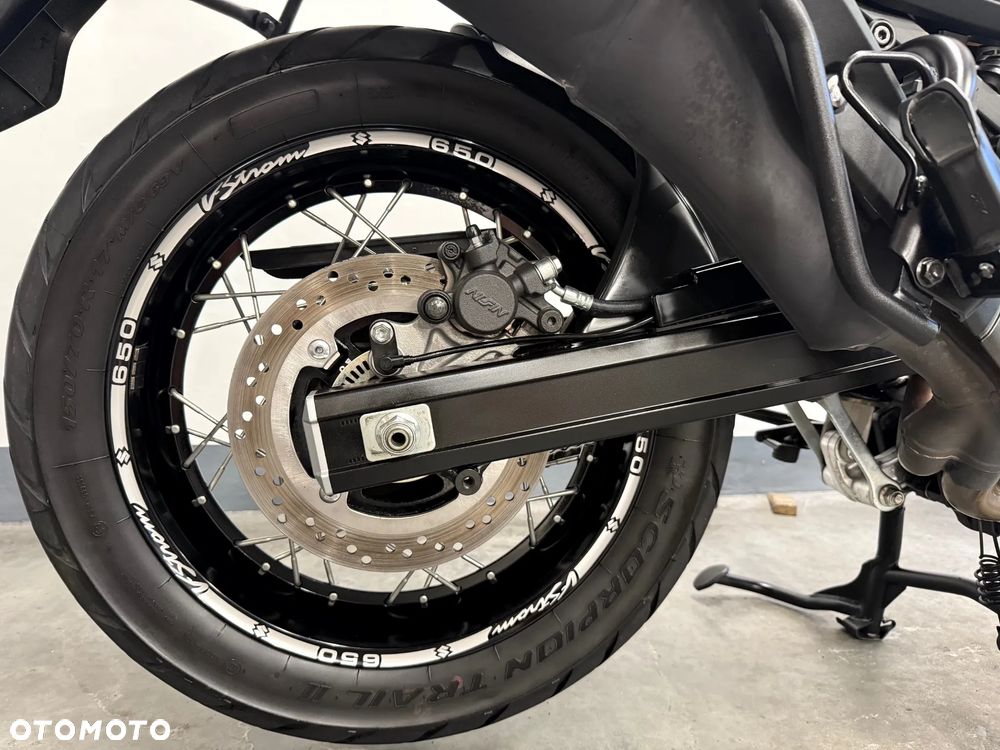 Suzuki V-STROM - 12