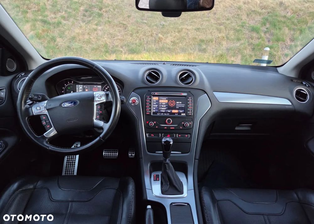 Ford Mondeo 2.0 EcoBoost Titanium - 19