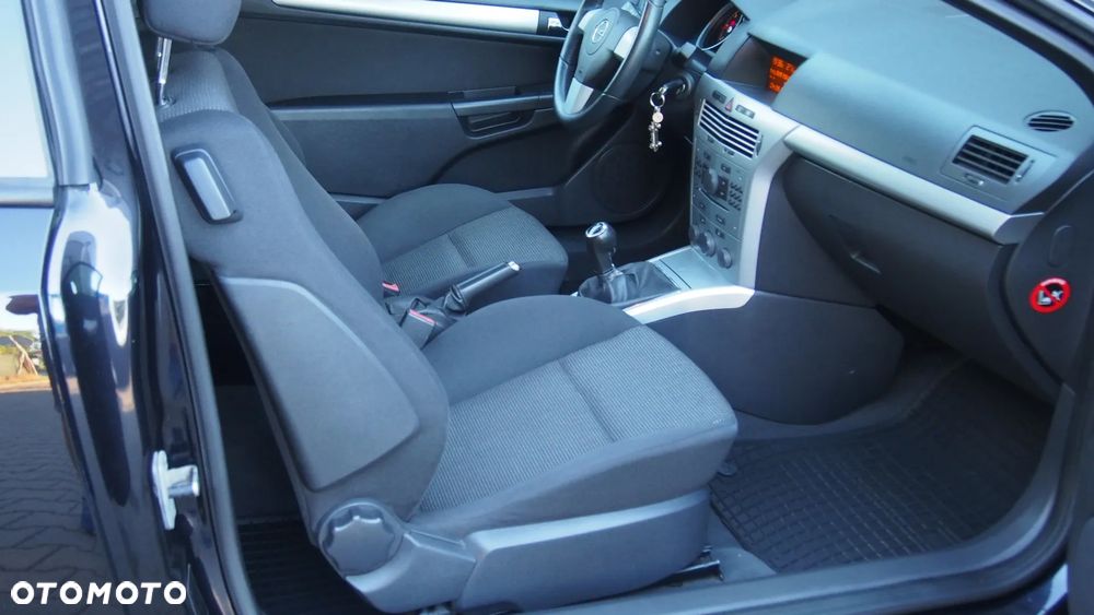 Opel Astra 1.9 CDTI Sport - 24