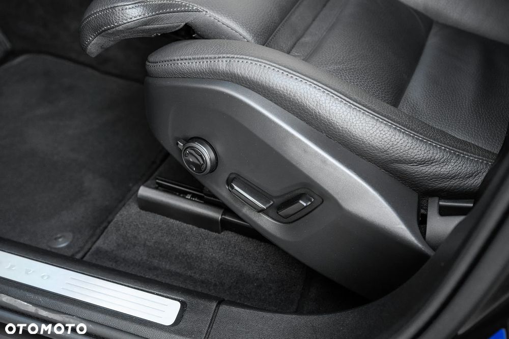 Volvo XC 60 - 18