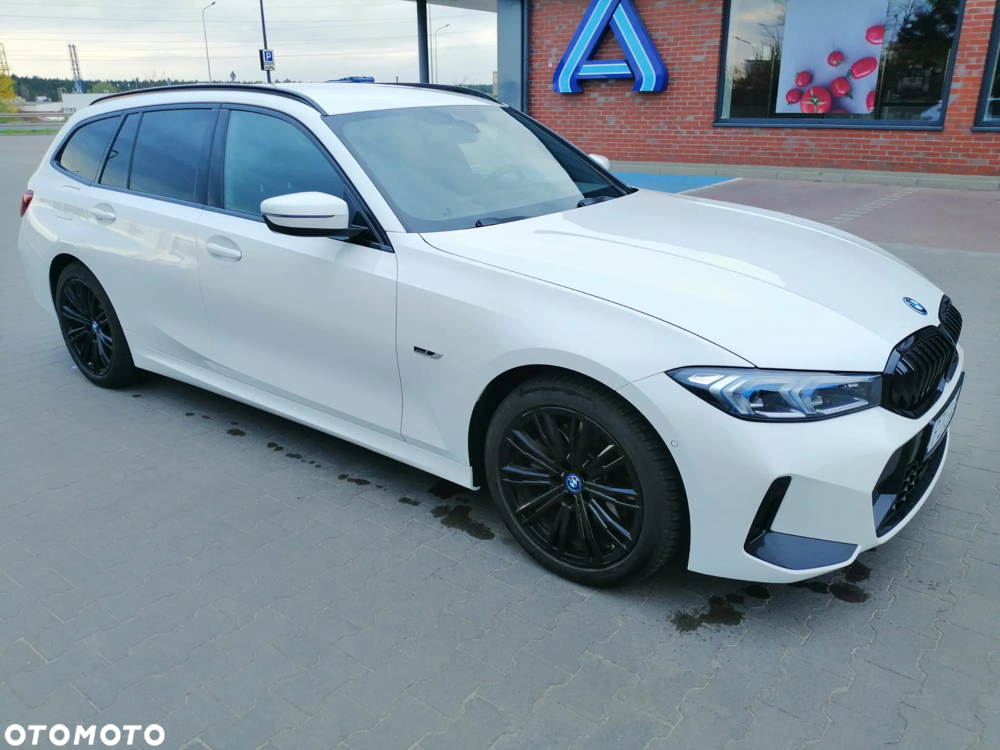 BMW Seria 3 330e M Sport sport - 3